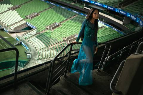 As melhores ideias e inspirações criativas de fotos para ensaio de debutante no Allianz Parque (Estádio do Palmeiras)'