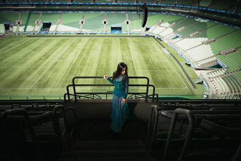 As melhores ideias e inspirações criativas de fotos para ensaio de debutante no Allianz Parque (Estádio do Palmeiras)'