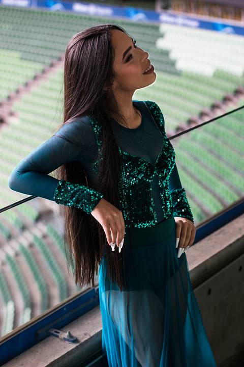 As melhores ideias e inspirações criativas de fotos para ensaio de debutante no Allianz Parque (Estádio do Palmeiras)'