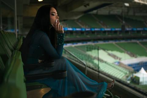 As melhores ideias e inspirações criativas de fotos para ensaio de debutante no Allianz Parque (Estádio do Palmeiras)'