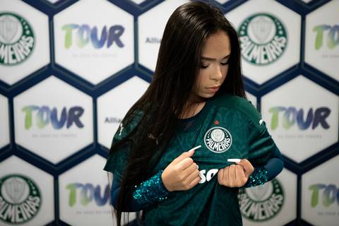 As melhores ideias e inspirações criativas de fotos para ensaio de debutante no Allianz Parque (Estádio do Palmeiras)'