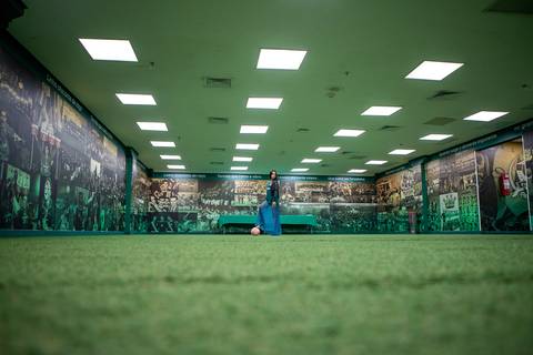 As melhores ideias e inspirações criativas de fotos para ensaio de debutante no Allianz Parque (Estádio do Palmeiras)'