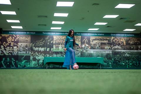 As melhores ideias e inspirações criativas de fotos para ensaio de debutante no Allianz Parque (Estádio do Palmeiras)'
