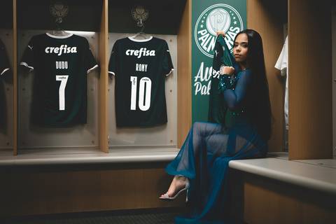 As melhores ideias e inspirações criativas de fotos para ensaio de debutante no Allianz Parque (Estádio do Palmeiras)'