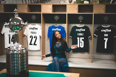 As melhores ideias e inspirações criativas de fotos para ensaio de debutante no Allianz Parque (Estádio do Palmeiras)'