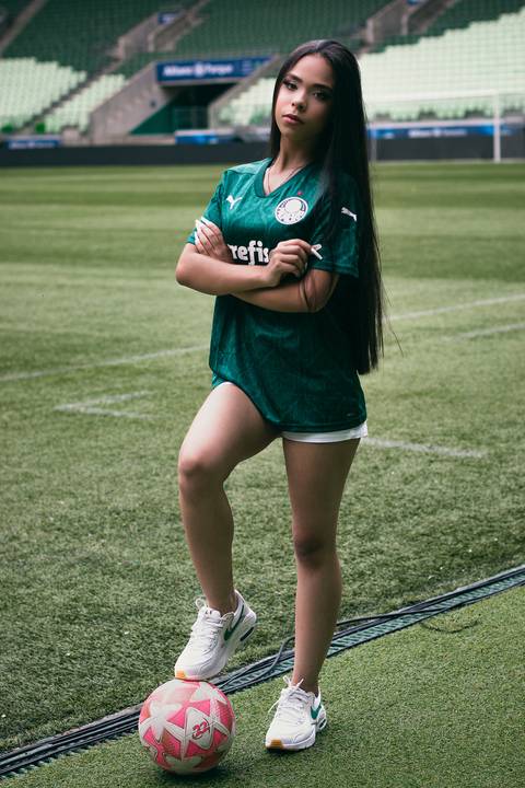 As melhores ideias e inspirações criativas de fotos para ensaio de debutante no Allianz Parque (Estádio do Palmeiras)'