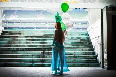 As melhores ideias e inspirações criativas de fotos para ensaio de debutante no Allianz Parque (Estádio do Palmeiras)'