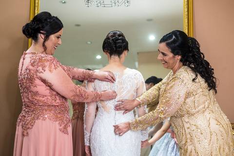 As melhores ideias e inspirações criativas de fotos do making of da noiva  no Espaço Garden Fest Arujá - SP'