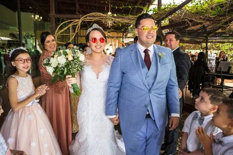 As melhores ideias e inspirações criativas de fotos de casamento momento da cerimônia no Espaço Garden Fest Arujá - SP'