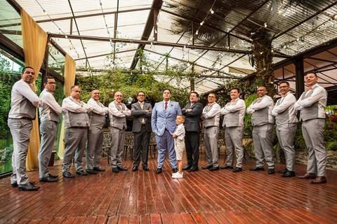 As melhores ideias e inspirações criativas de fotos de casamento momento da cerimônia no Espaço Garden Fest Arujá - SP'