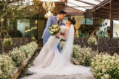 As melhores ideias e inspirações criativas de fotos de casamento momento da cerimônia no Espaço Garden Fest Arujá - SP'