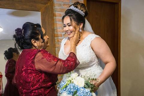 As melhores ideias e inspirações criativas de fotos do making of da noiva no Espaço Vista Verde'