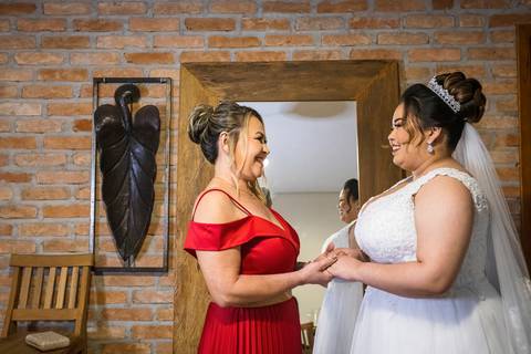 As melhores ideias e inspirações criativas de fotos do making of da noiva no Espaço Vista Verde'