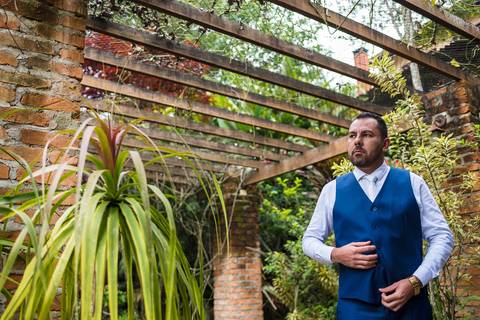 As melhores ideias e inspirações criativas de fotos do making of do noivo no Espaço Vista Verde'