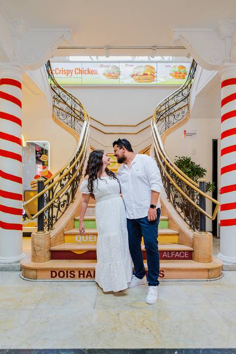 As melhores ideias e inspirações criativas de fotos para ensaio pré wedding no Méqui 1000 - Av. Paulista'