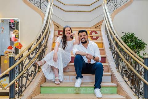 As melhores ideias e inspirações criativas de fotos para ensaio pré wedding no Méqui 1000 - Av. Paulista'