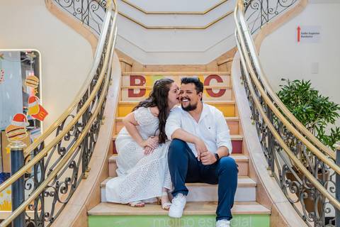 As melhores ideias e inspirações criativas de fotos para ensaio pré wedding no Méqui 1000 - Av. Paulista'