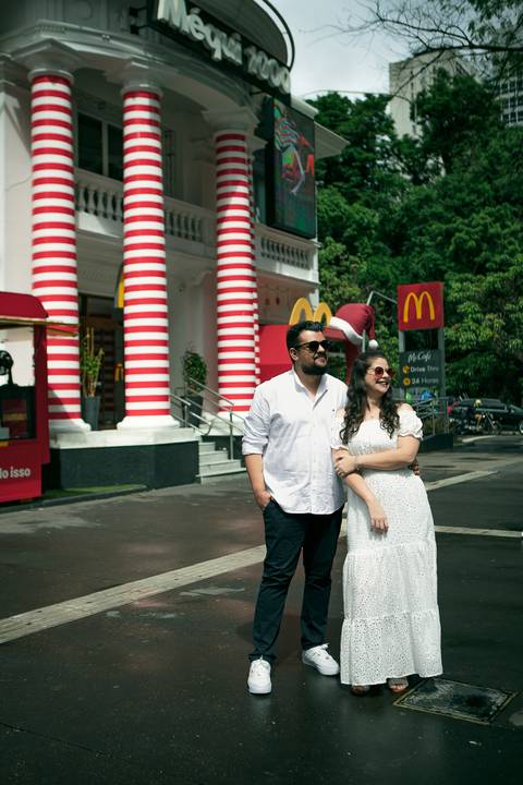 As melhores ideias e inspirações criativas de fotos para ensaio pré wedding no Méqui 1000 - Av. Paulista'