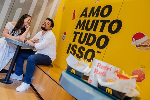 As melhores ideias e inspirações criativas de fotos para ensaio pré wedding no Méqui 1000 - Av. Paulista'