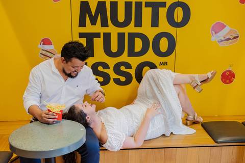 As melhores ideias e inspirações criativas de fotos para ensaio pré wedding no Méqui 1000 - Av. Paulista'