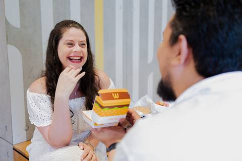 As melhores ideias e inspirações criativas de fotos para ensaio pré wedding no Méqui 1000 - Av. Paulista'