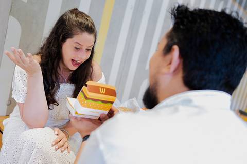 As melhores ideias e inspirações criativas de fotos para ensaio pré wedding no Méqui 1000 - Av. Paulista'