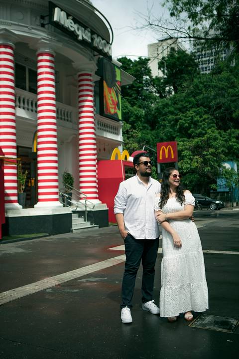 As melhores ideias e inspirações criativas de fotos para ensaio pré wedding no Méqui 1000 - Av. Paulista'