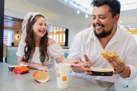 As melhores ideias e inspirações criativas de fotos para ensaio pré wedding no Méqui 1000 - Av. Paulista'