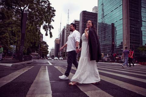 As melhores ideias e inspirações criativas de fotos para ensaio pré wedding na Av. Paulista'