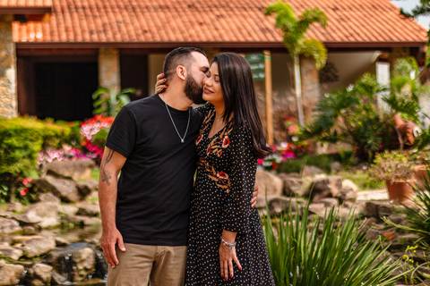 As melhores ideias e inspirações criativas de fotos para ensaio pré wedding na Vinícola Don Pato - Antiquário - Maria Fumaça - São Roque '