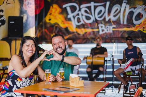 As melhores ideias e inspirações criativas de fotos para ensaio pré wedding na Vinícola Don Pato - Antiquário - Maria Fumaça - São Roque '