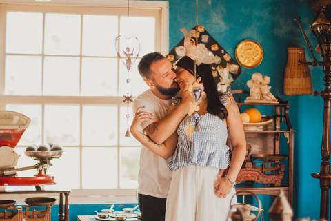 As melhores ideias e inspirações criativas de fotos para ensaio pré wedding na Vinícola Don Pato - Antiquário - Maria Fumaça - São Roque '