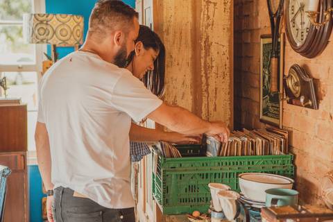 As melhores ideias e inspirações criativas de fotos para ensaio pré wedding na Vinícola Don Pato - Antiquário - Maria Fumaça - São Roque '