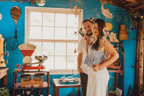 As melhores ideias e inspirações criativas de fotos para ensaio pré wedding na Vinícola Don Pato - Antiquário - Maria Fumaça - São Roque '