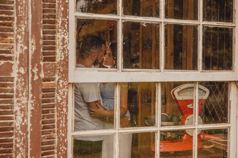 As melhores ideias e inspirações criativas de fotos para ensaio pré wedding na Vinícola Don Pato - Antiquário - Maria Fumaça - São Roque '