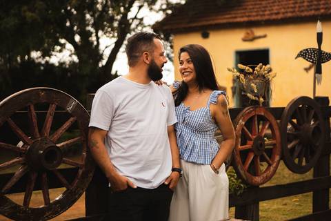 As melhores ideias e inspirações criativas de fotos para ensaio pré wedding na Vinícola Don Pato - Antiquário - Maria Fumaça - São Roque '