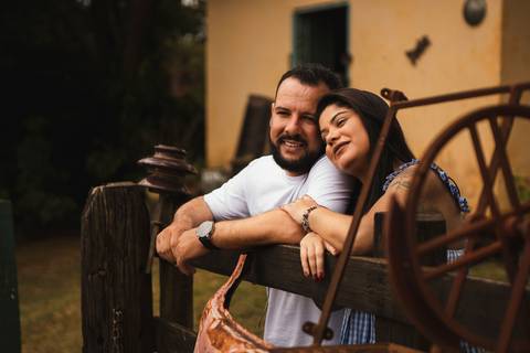 As melhores ideias e inspirações criativas de fotos para ensaio pré wedding na Vinícola Don Pato - Antiquário - Maria Fumaça - São Roque '