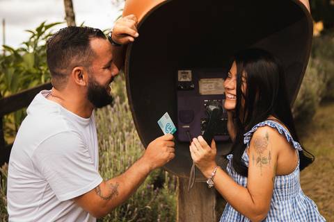 As melhores ideias e inspirações criativas de fotos para ensaio pré wedding na Vinícola Don Pato - Antiquário - Maria Fumaça - São Roque '
