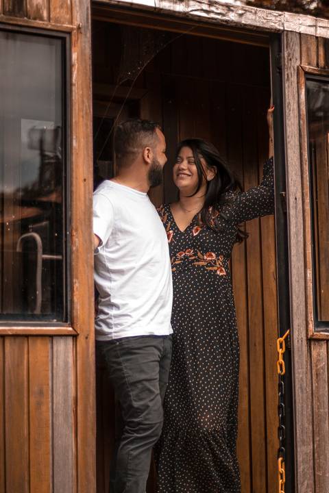 As melhores ideias e inspirações criativas de fotos para ensaio pré wedding na Vinícola Don Pato - Antiquário - Maria Fumaça - São Roque '