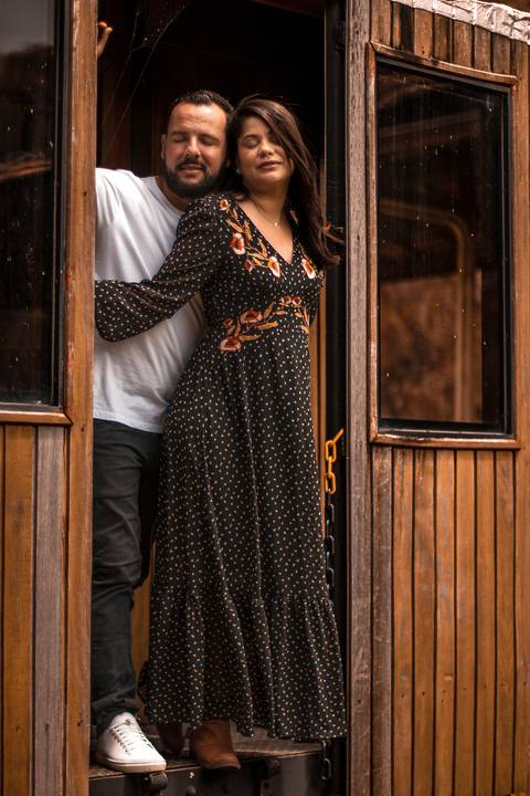 As melhores ideias e inspirações criativas de fotos para ensaio pré wedding na Vinícola Don Pato - Antiquário - Maria Fumaça - São Roque '