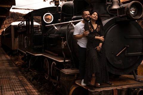 As melhores ideias e inspirações criativas de fotos para ensaio pré wedding na Vinícola Don Pato - Antiquário - Maria Fumaça - São Roque '