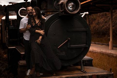 As melhores ideias e inspirações criativas de fotos para ensaio pré wedding na Vinícola Don Pato - Antiquário - Maria Fumaça - São Roque '