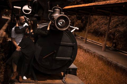 As melhores ideias e inspirações criativas de fotos para ensaio pré wedding na Vinícola Don Pato - Antiquário - Maria Fumaça - São Roque '