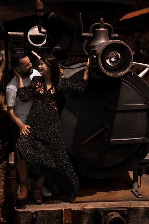 As melhores ideias e inspirações criativas de fotos para ensaio pré wedding na Vinícola Don Pato - Antiquário - Maria Fumaça - São Roque '