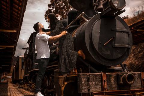 As melhores ideias e inspirações criativas de fotos para ensaio pré wedding na Vinícola Don Pato - Antiquário - Maria Fumaça - São Roque '