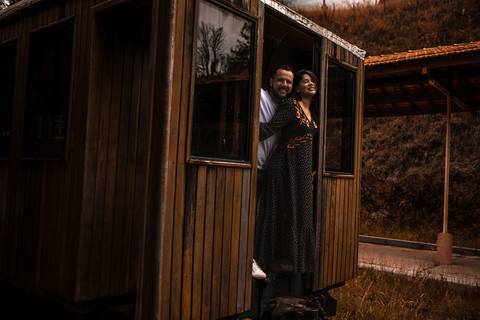 As melhores ideias e inspirações criativas de fotos para ensaio pré wedding na Vinícola Don Pato - Antiquário - Maria Fumaça - São Roque '