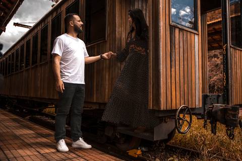 As melhores ideias e inspirações criativas de fotos para ensaio pré wedding na Vinícola Don Pato - Antiquário - Maria Fumaça - São Roque '