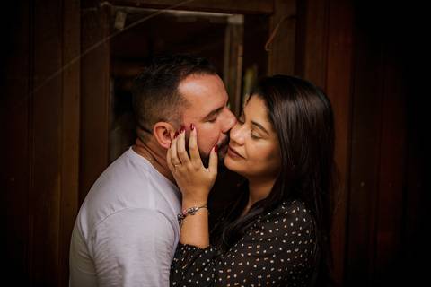 As melhores ideias e inspirações criativas de fotos para ensaio pré wedding na Vinícola Don Pato - Antiquário - Maria Fumaça - São Roque '