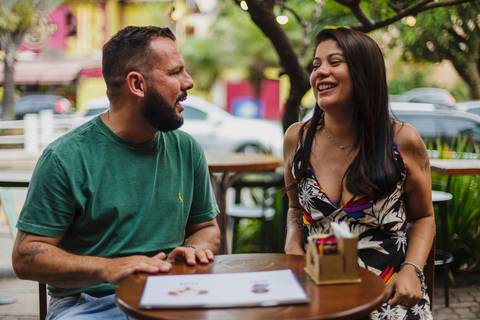 As melhores ideias e inspirações criativas de fotos para ensaio pré wedding na Vinícola Don Pato - Antiquário - Maria Fumaça - São Roque '