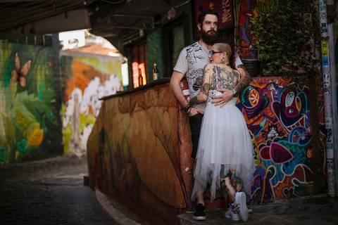 As melhores ideias e inspirações criativas de fotos para ensaio pré wedding no Beco do Batman - Veloso - São Paulo'